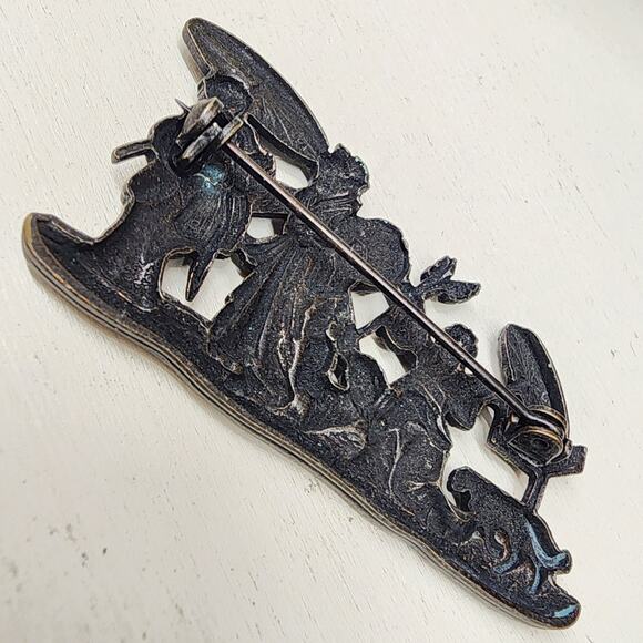 Vintage Chinoiserie Figural Brooch Family Scene “To Tonkin” Pot Metal 1940s-50s - Picture 2 of 7